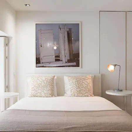 Combro Boutique Cozy In The Centre Apartment *