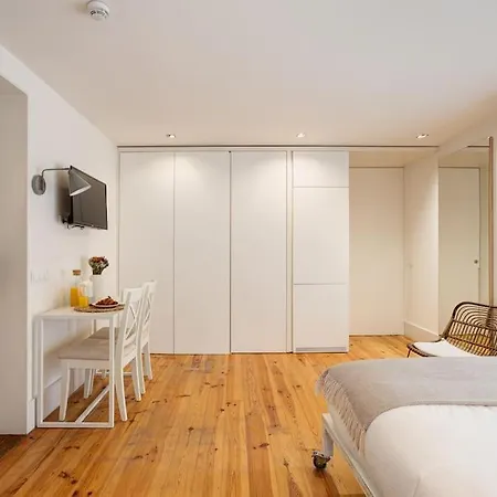 Combro Boutique Cozy In The Centre Apartment